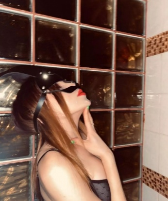 Живу в Москве и готова исполнить все твои самые сокровенные фантазии. 💋
В моем арсенале есть много услуг, чтобы удовлетворить тебя полностью. Обожаю классический секс и оральный с удовольствием, и у меня есть талант в сексуальных массажах. Для меня важно, чтобы каждый момент нашей встречи был запоминающимся. 💫
Мой опыт и нежные прикосновения принесут тебе настоящее наслаждение. Я оценю каждую минуту нашего общения и сделаю тебя счастливым. Мои фото соответствуют действительности, и мои отзывы подтверждают, что я настоящая находка. 😉
Не упусти возможность окунуться в мир наслаждения и сделать твои самые смелые мечты реальностью. Жду тебя в своей уютной квартире в Москве, чтобы подарить тебе незабываемые мгновения! 💥 Евгения