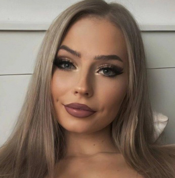 💋 Встреча со мной будет незабываемой: я уютно устрою тебя в своей роскошной квартире в Москве и погрузимся в океан наслаждения. 🔥 Я мастерски владею всеми искусствами любви, гарантирую полное удовлетворение и ни секунды скуки! У меня есть множество положительных отзывов, которые доказывают мою экспертность. 🌹 Так что не сомневайся, а позвони мне прямо сейчас, чтобы начать нашу незабываемую встречу! 😉 Жду тебя, мой дорогой! 💕 Вероника